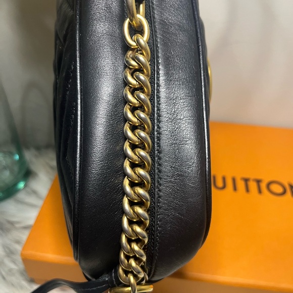 Small Black Marmont shoulder bag - Picture 15 of 17